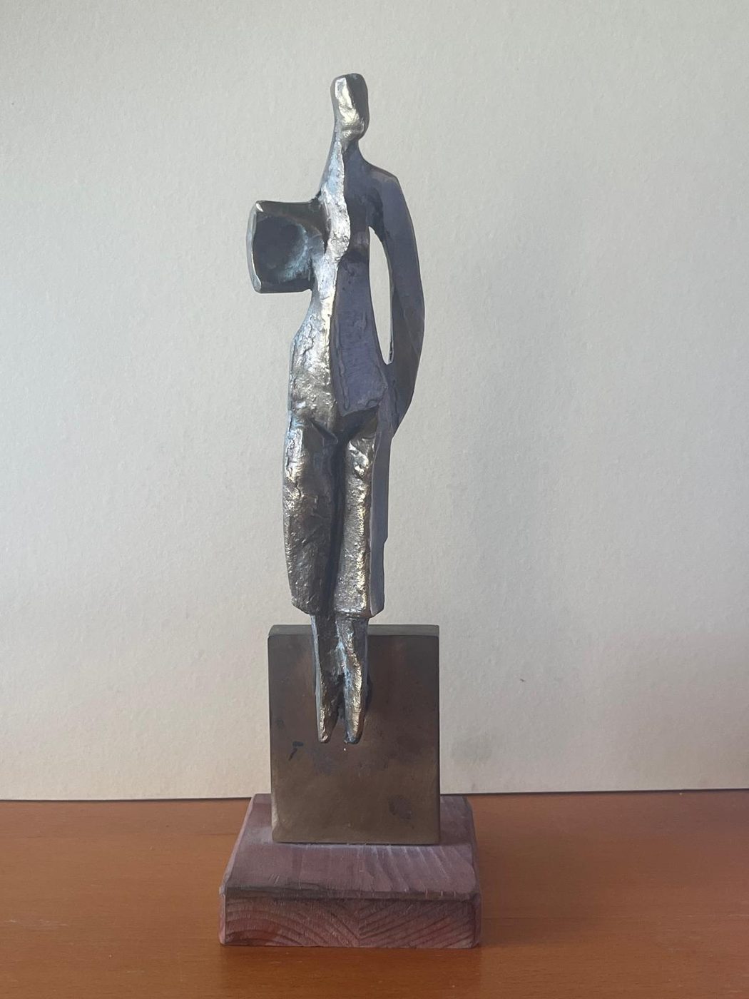 Fermezza — scultura di Pasquale Lo Moro