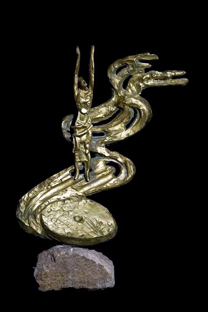 Risorto — scultura di Pasquale Lo Moro