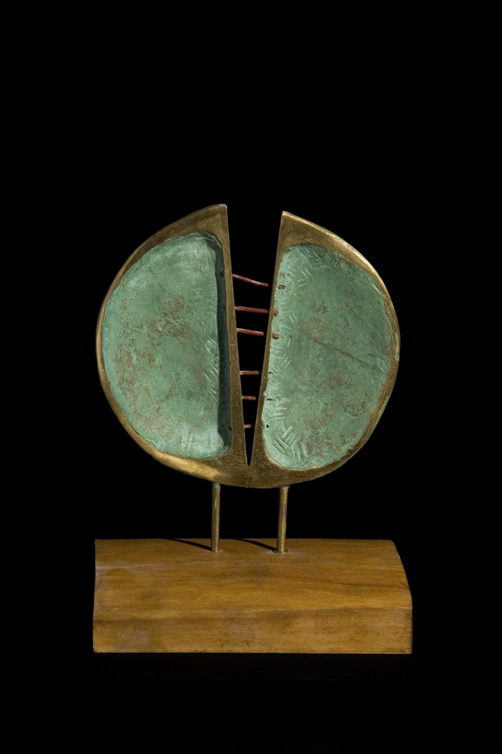 Sacrificio — scultura di Pasquale Lo Moro
